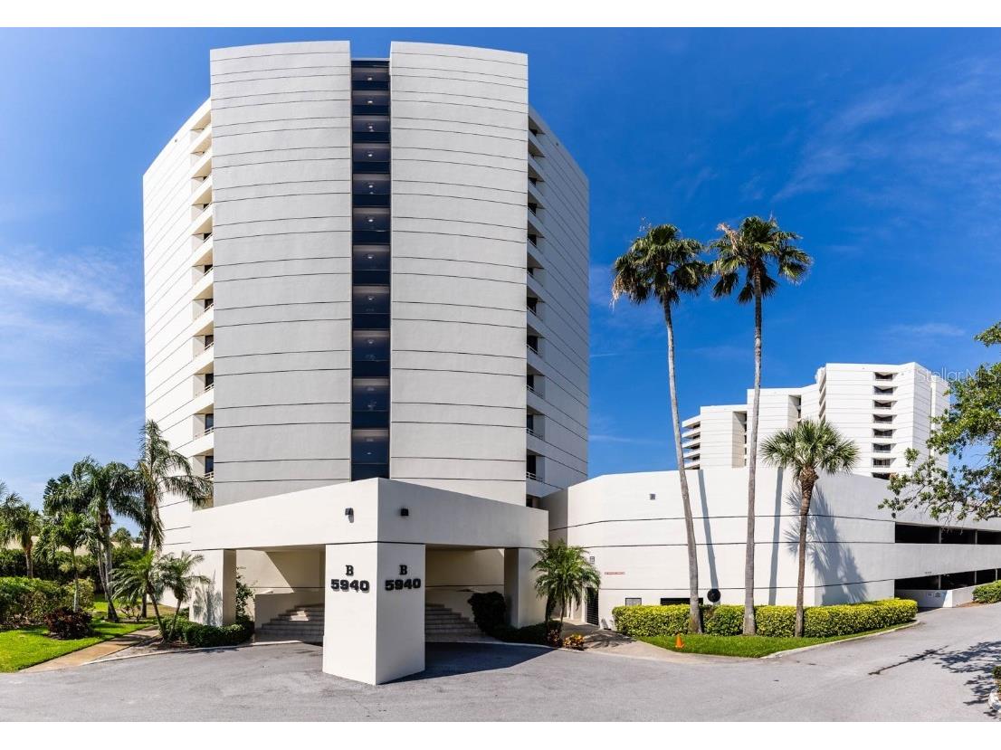 5940 Pelican Bay Plaza S #804 Gulfport FL 33707 - BOCA CIEGA BAY U8192533 image1