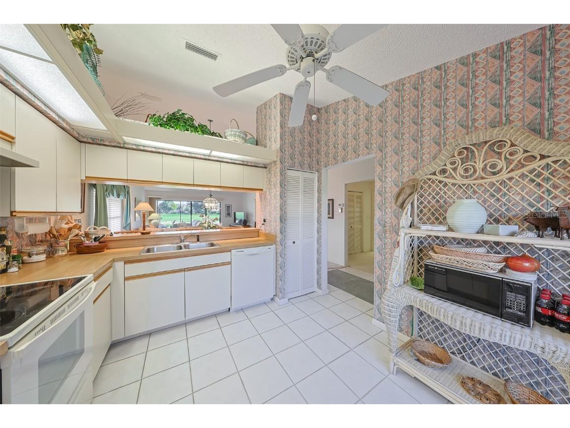 5941 Clubside Drive #5941 Sarasota FL 34243 A4668381 image5