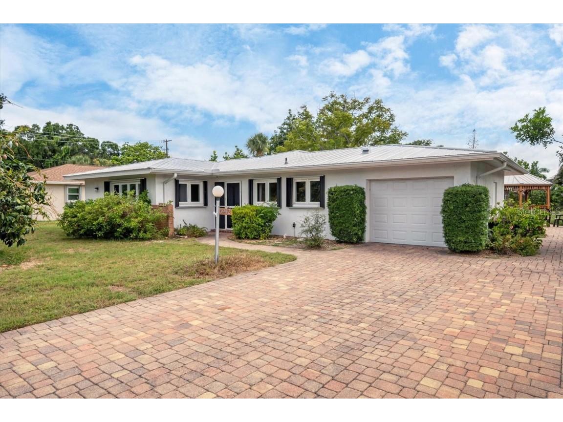 5942 Larchwood Avenue Sarasota FL 34231 A4574470 image1