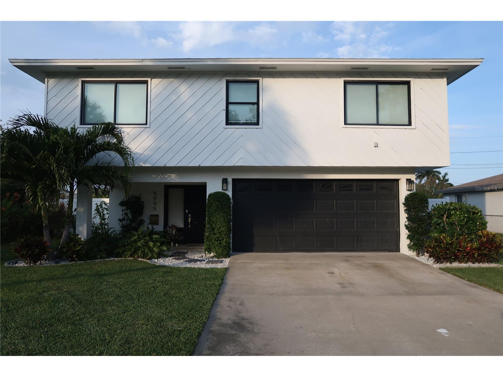 5945 Venetian Boulevard NE Saint Petersburg FL 33703 TB8508994 image1