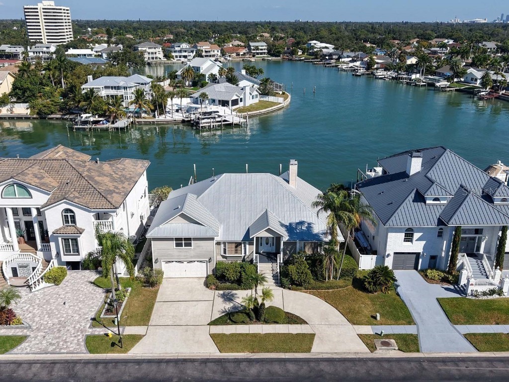 5947 Bayview Circle S Gulfport FL 33707 - BOCA CIEGA BAY A4672514 image1