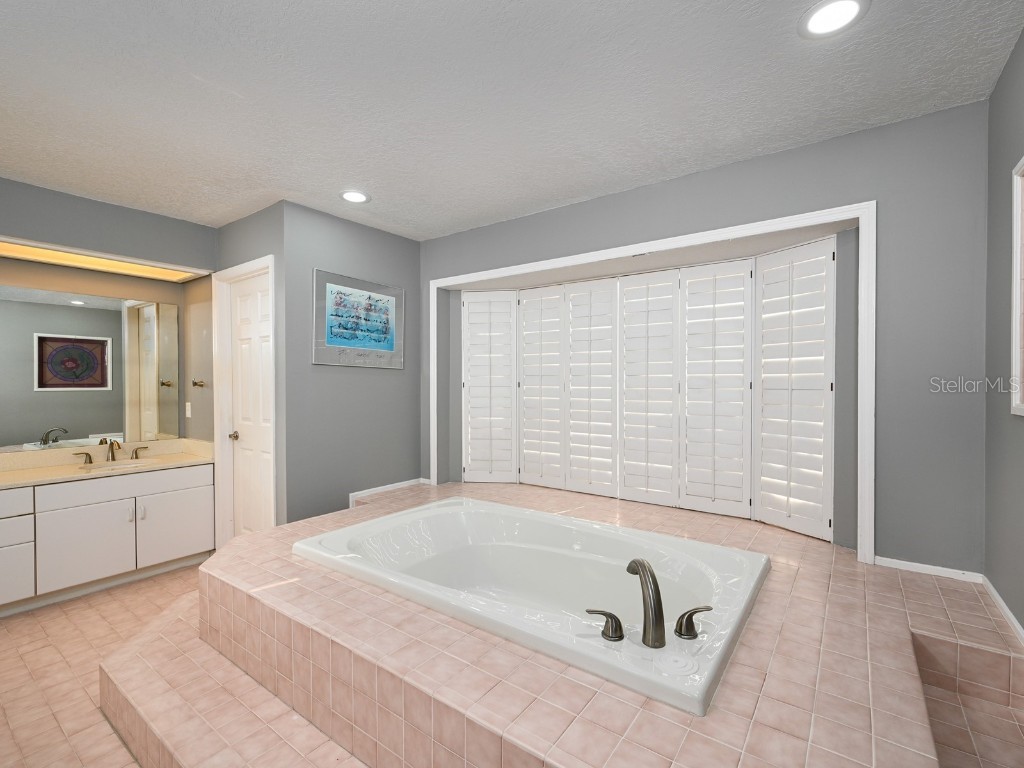 5947 Bayview Circle S Gulfport FL 33707 - BOCA CIEGA BAY A4672514 image31