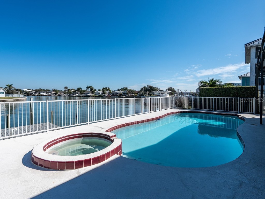 5947 Bayview Circle S Gulfport FL 33707 - BOCA CIEGA BAY A4672514 image41