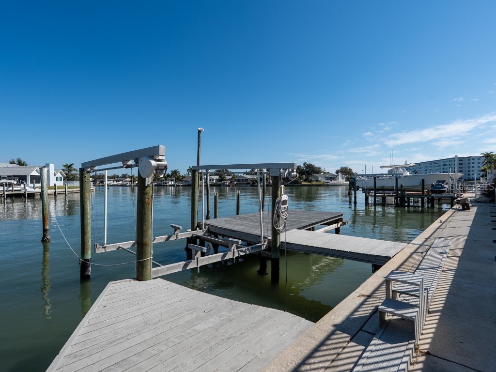 5947 Bayview Circle S Gulfport FL 33707 - BOCA CIEGA BAY A4672514 image44