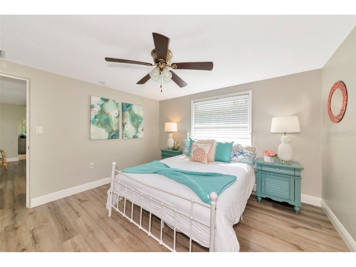 5948 Mirror Lake Road Sarasota FL 34238 A4655443 image10