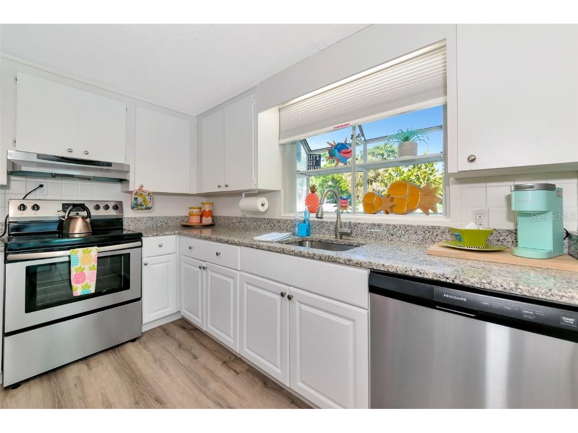 5948 Mirror Lake Road Sarasota FL 34238 A4655443 image25