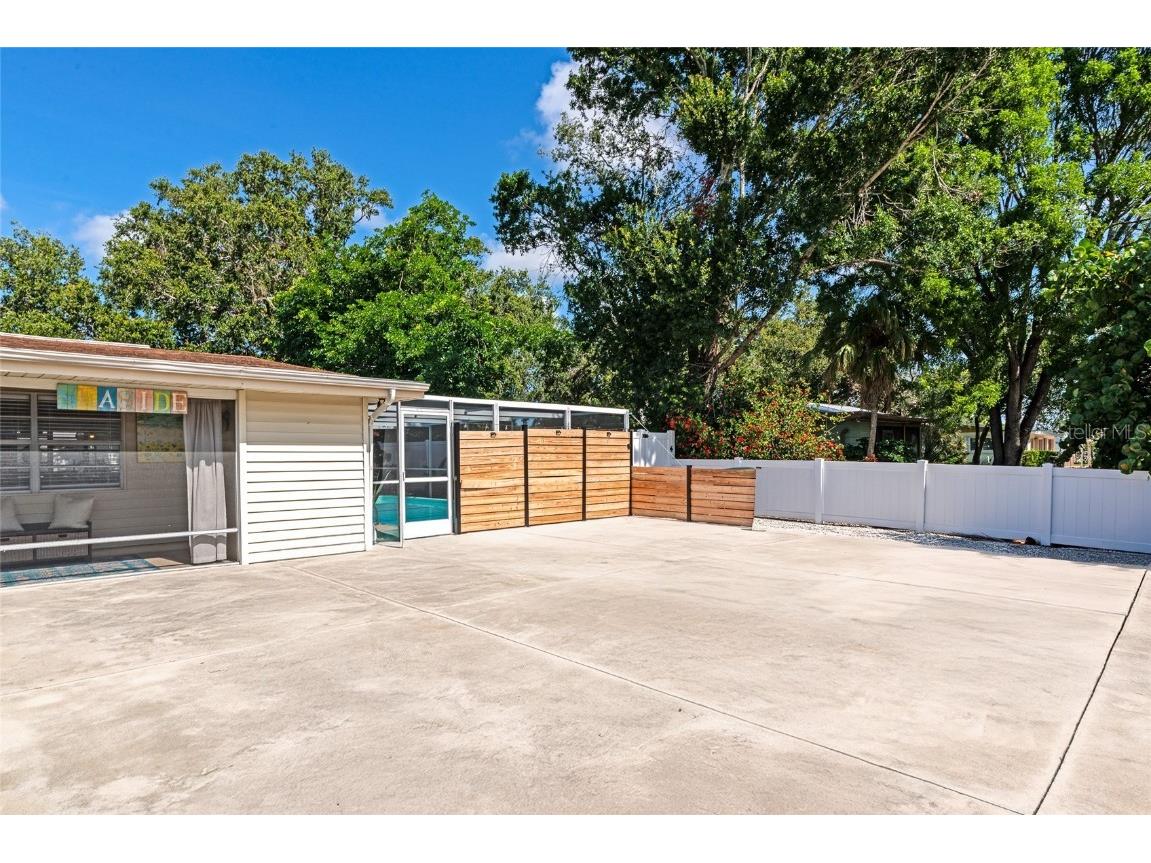 5948 Mirror Lake Road Sarasota FL 34238 A4655443 image3