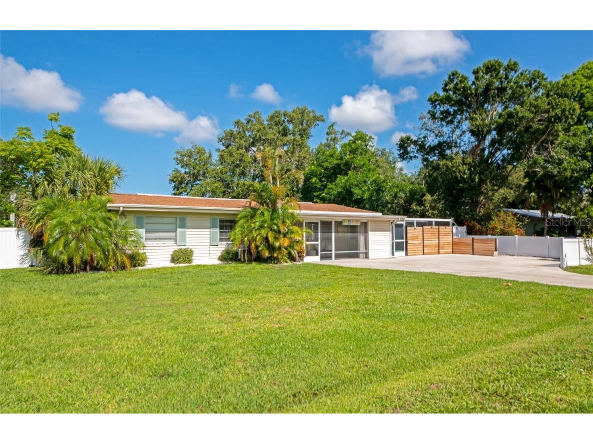 5948 Mirror Lake Road Sarasota FL 34238 A4655443 image4