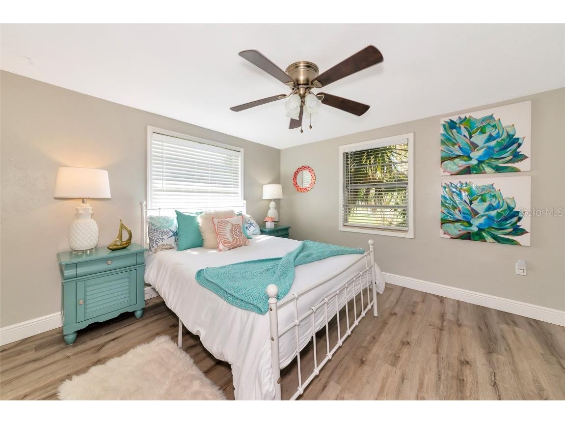 5948 Mirror Lake Road Sarasota FL 34238 A4655443 image8