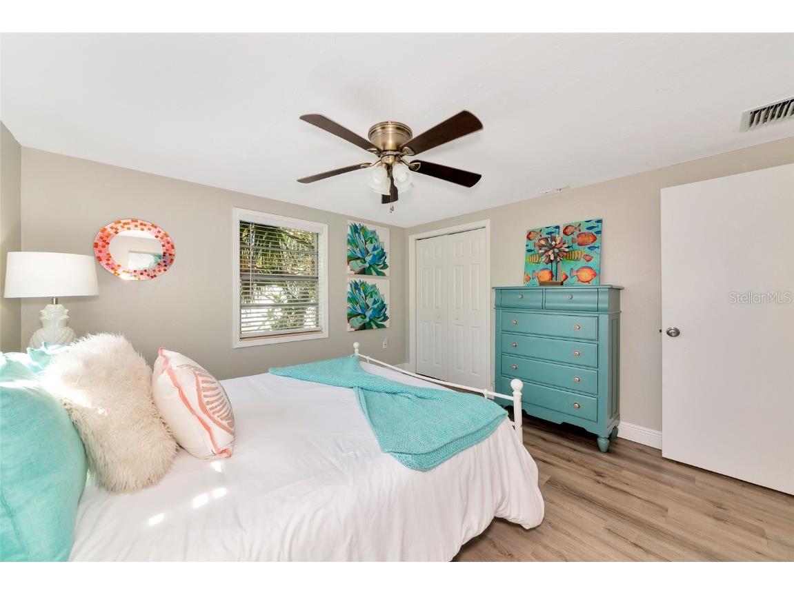 5948 Mirror Lake Road Sarasota FL 34238 A4655443 image9