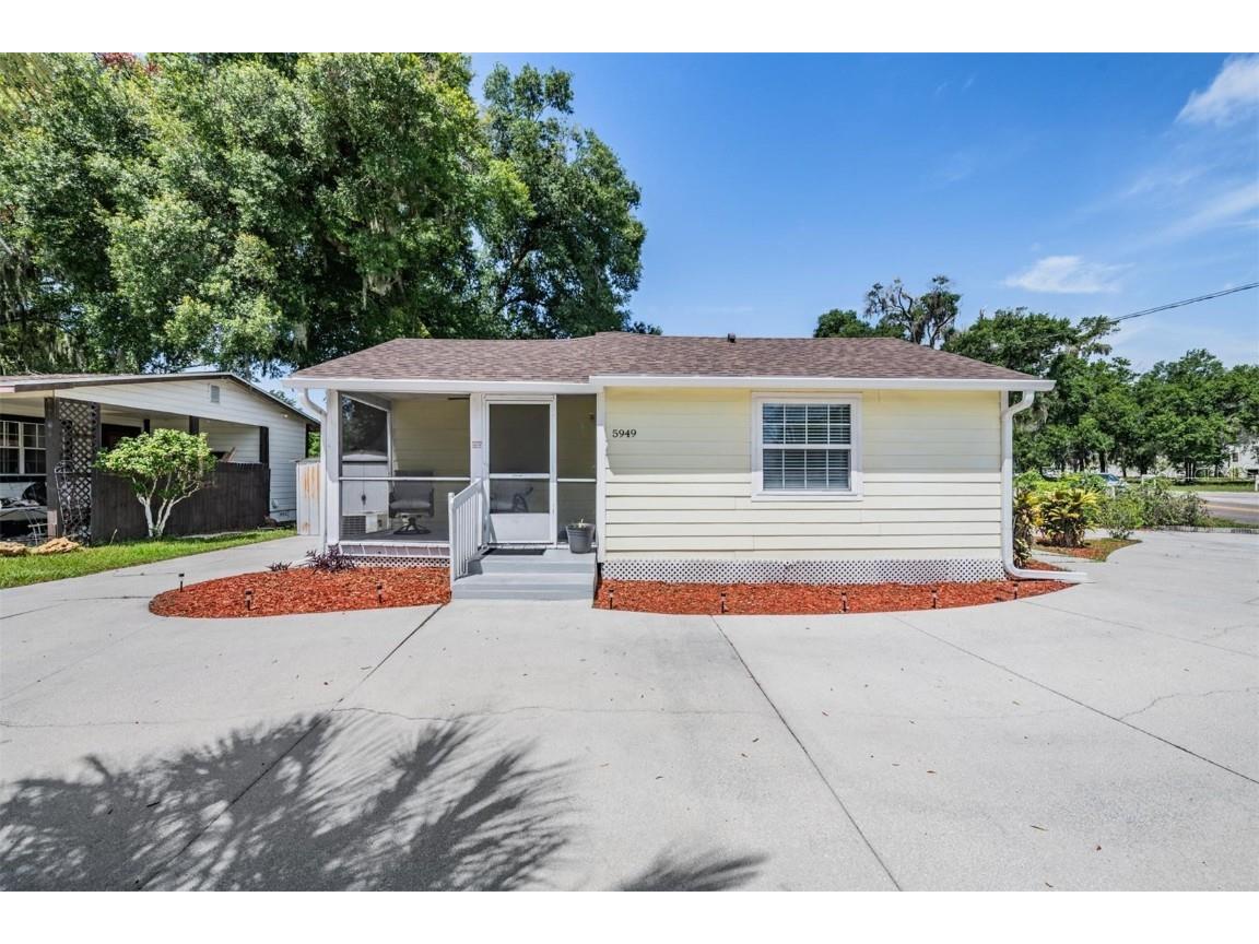 5949 10th Street Zephyrhills FL 33542 T3535118 image1