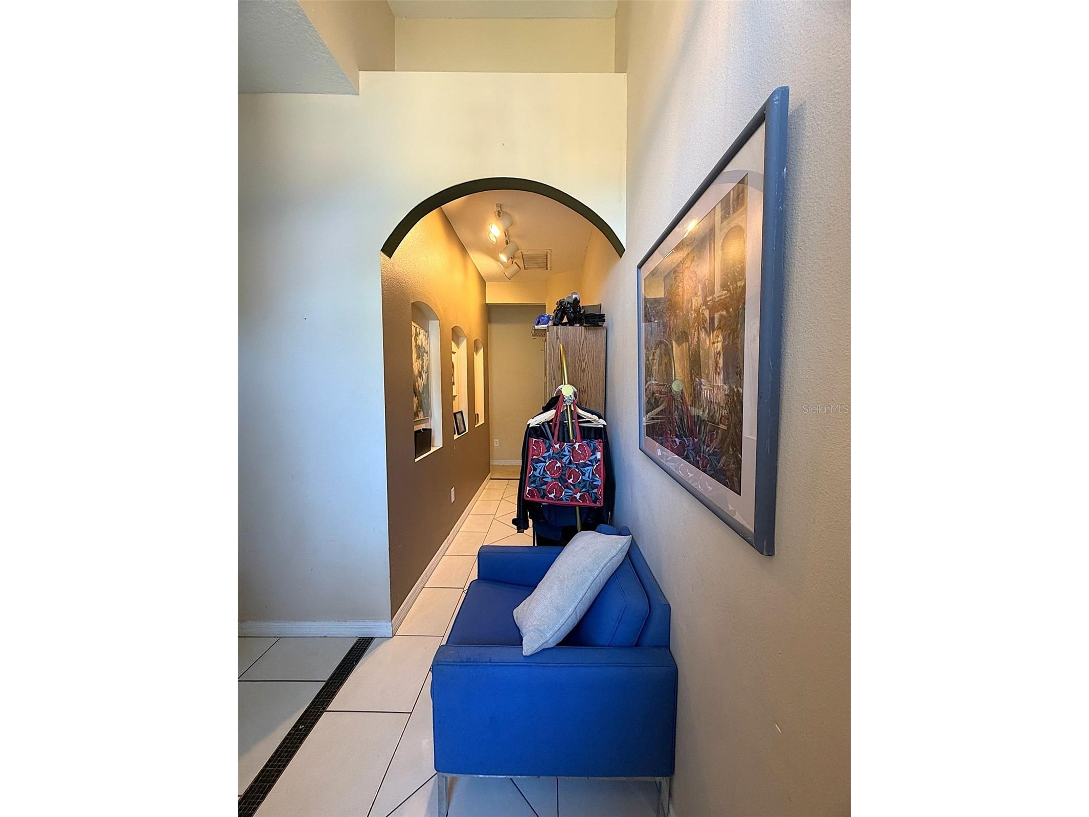 595 56th Avenue S Saint Petersburg FL 33705 TB8507806 image2