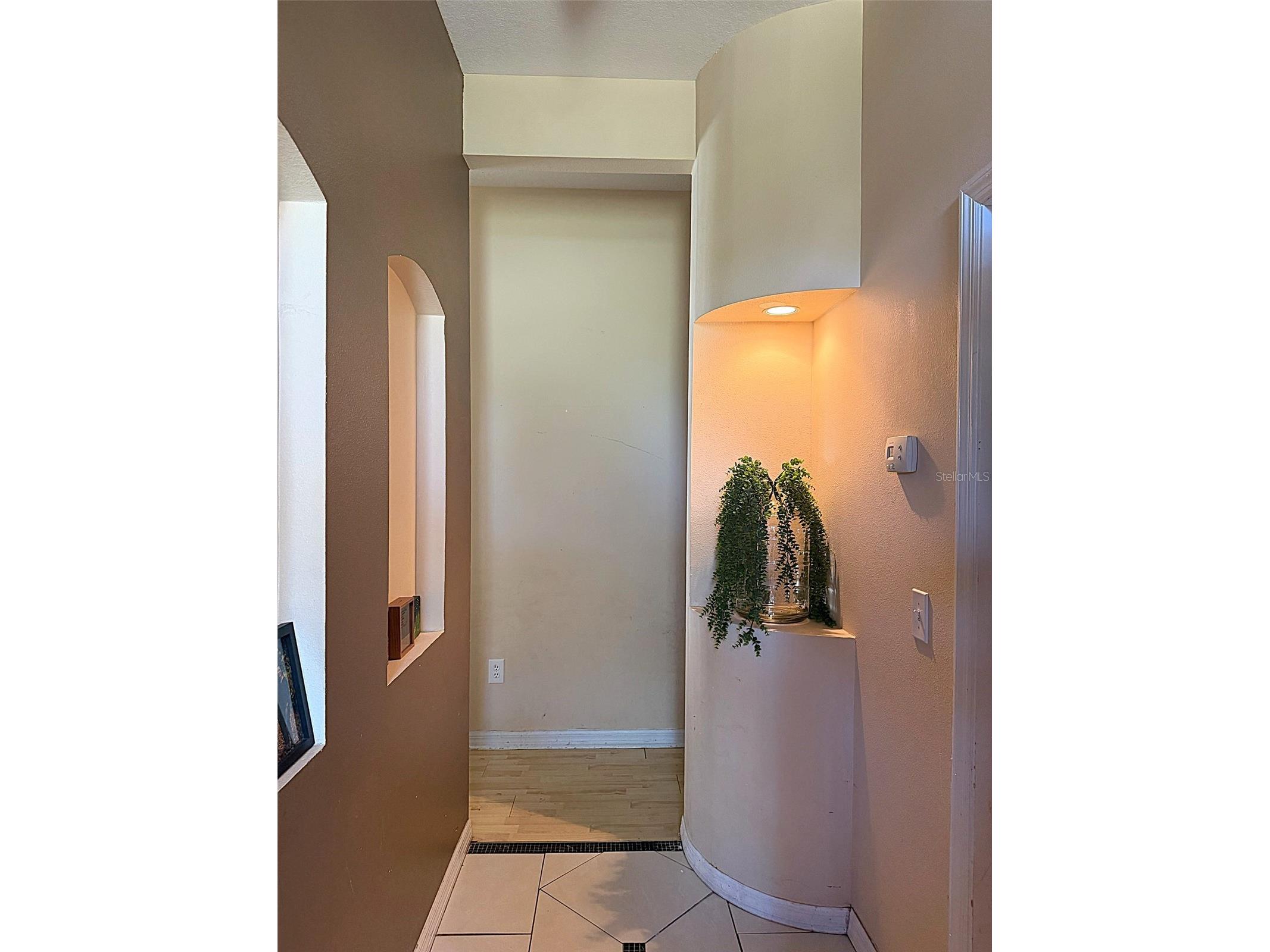 595 56th Avenue S Saint Petersburg FL 33705 TB8507806 image3