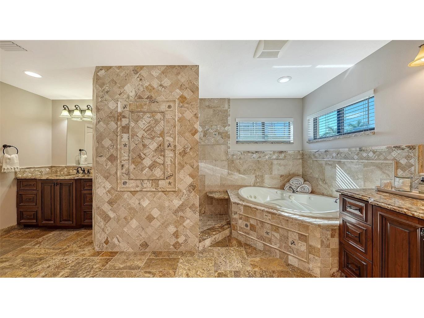 595 Bowsprit Lane Longboat Key FL 34228 A4669549 image15