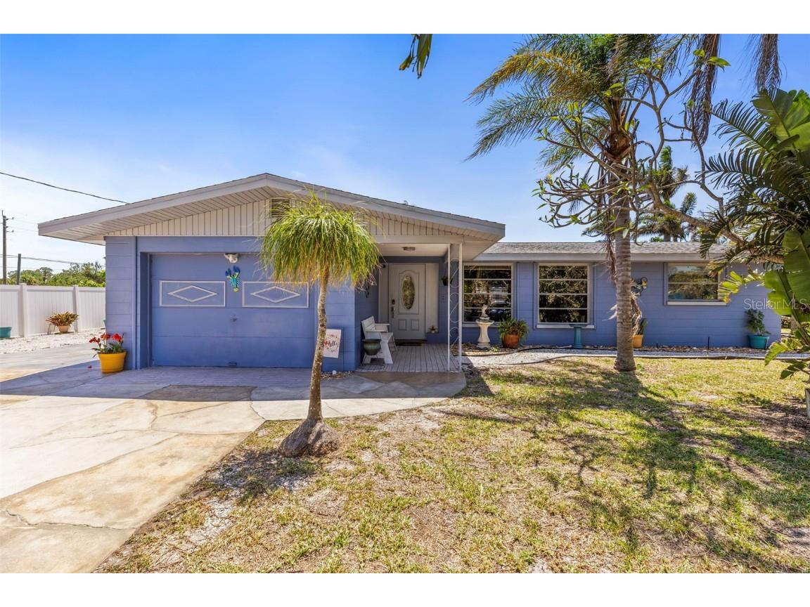 595 Denburn Court Englewood FL 34223 TB8445834 image1