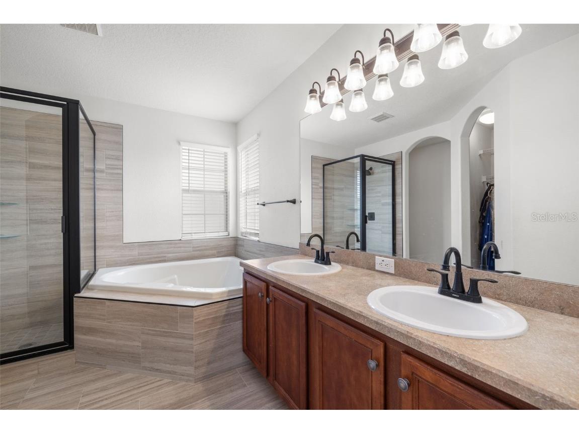 5950 Beaconpark Street Lithia FL 33547 TB8456052 image23