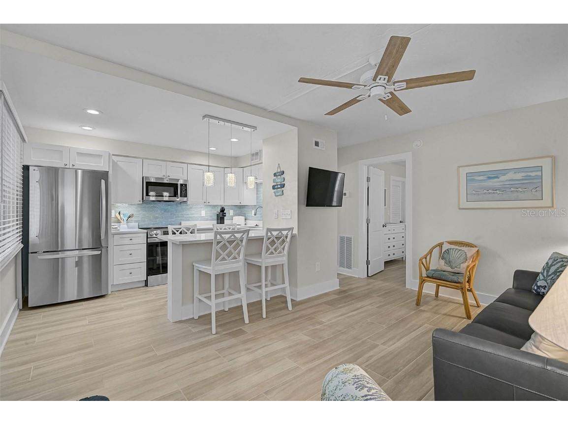 5950 Midnight Pass Road #101 Sarasota FL 34242 A4672338 image13