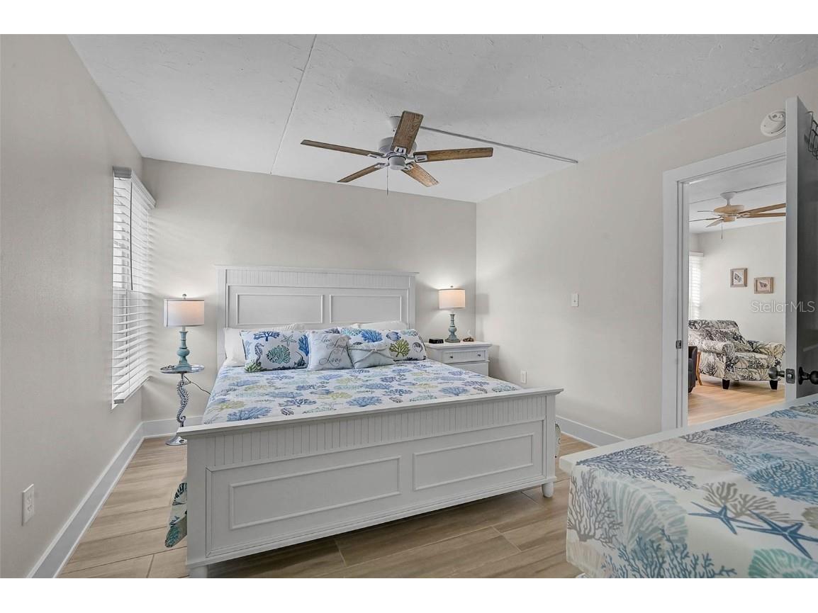 5950 Midnight Pass Road #101 Sarasota FL 34242 A4672338 image15