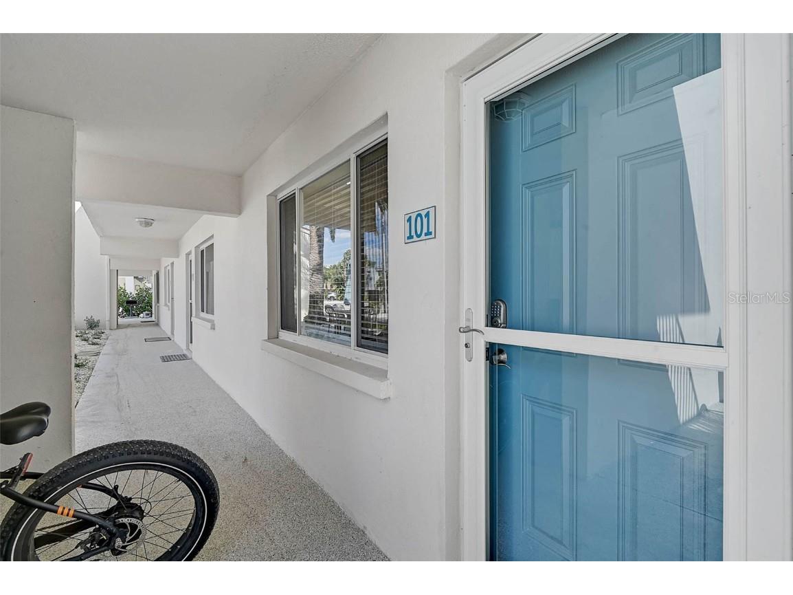 5950 Midnight Pass Road #101 Sarasota FL 34242 A4672338 image4