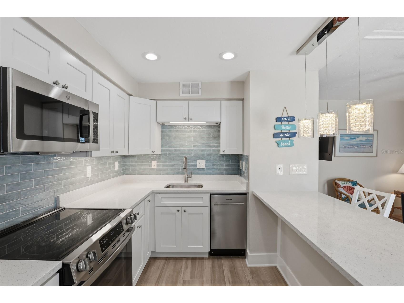 5950 Midnight Pass Road #101 Sarasota FL 34242 A4694128 image10