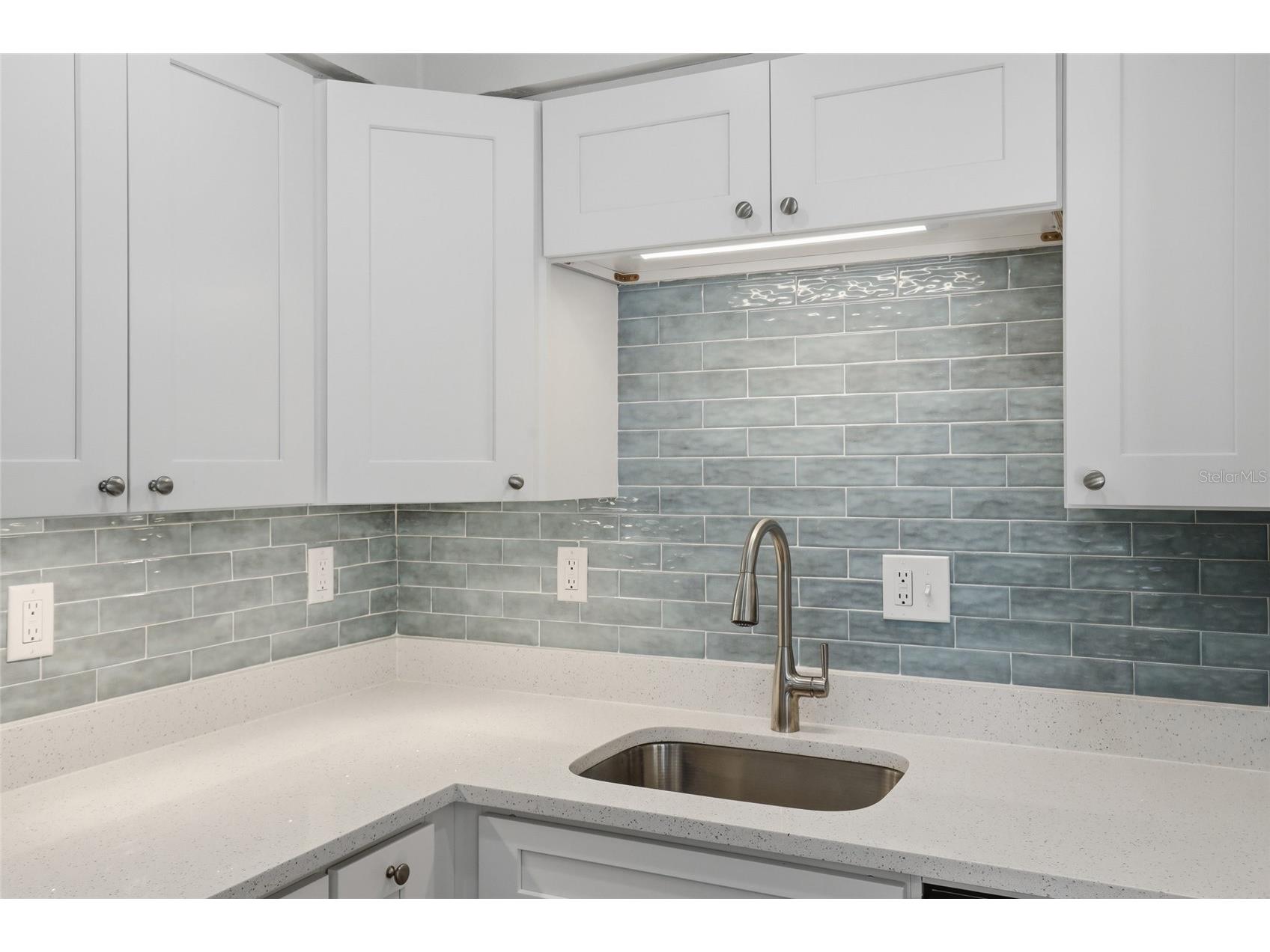5950 Midnight Pass Road #101 Sarasota FL 34242 A4694128 image12