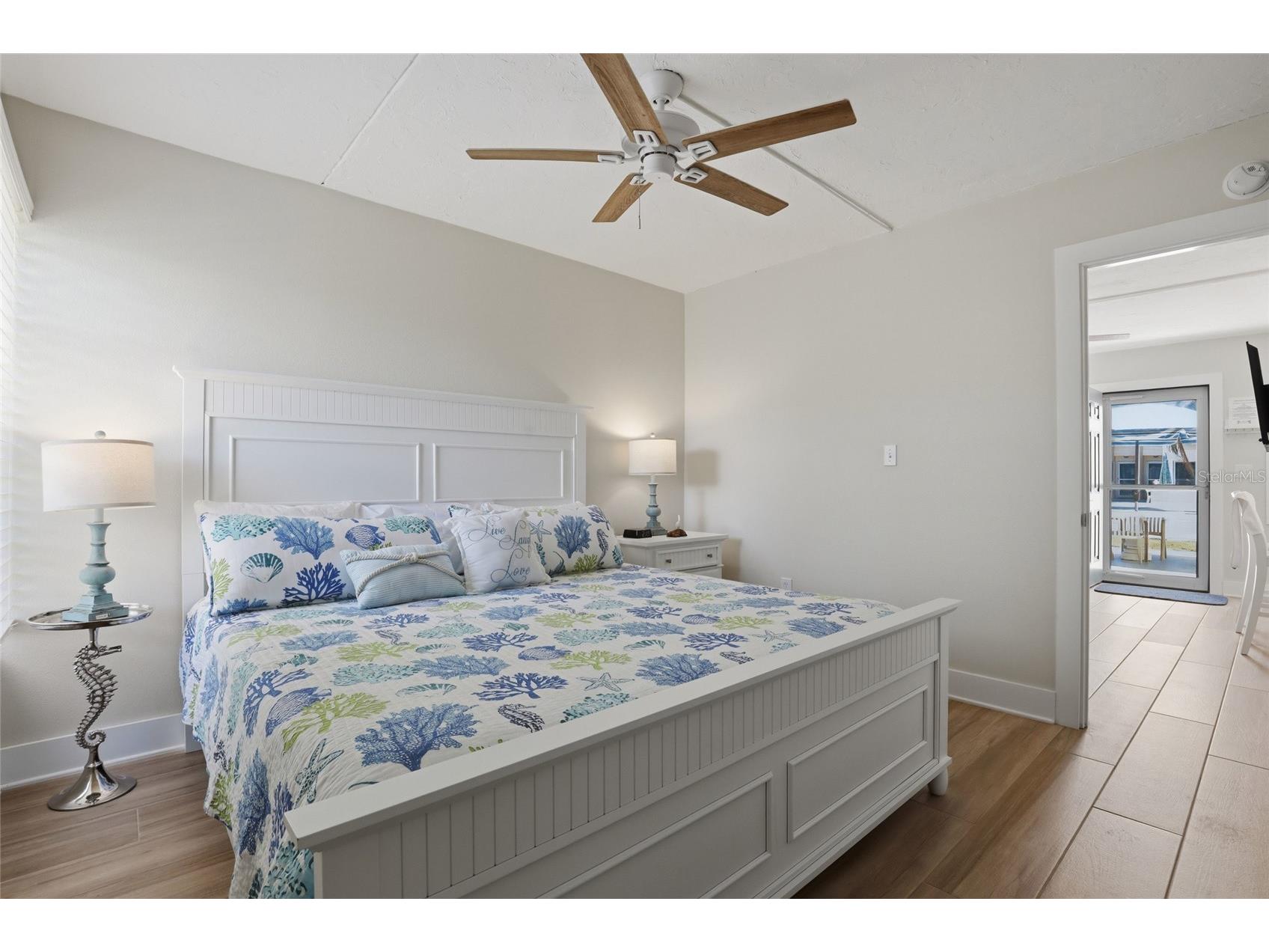 5950 Midnight Pass Road #101 Sarasota FL 34242 A4694128 image14