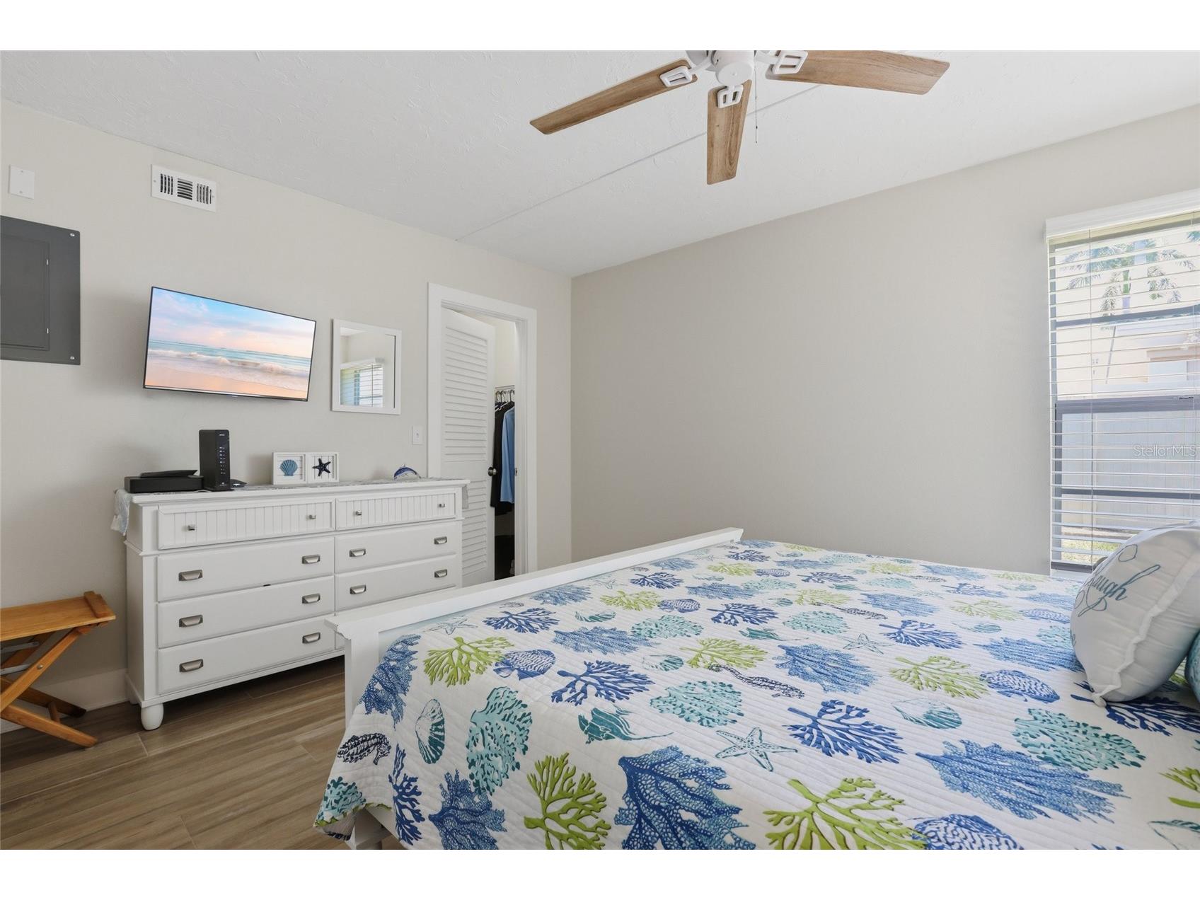 5950 Midnight Pass Road #101 Sarasota FL 34242 A4694128 image16