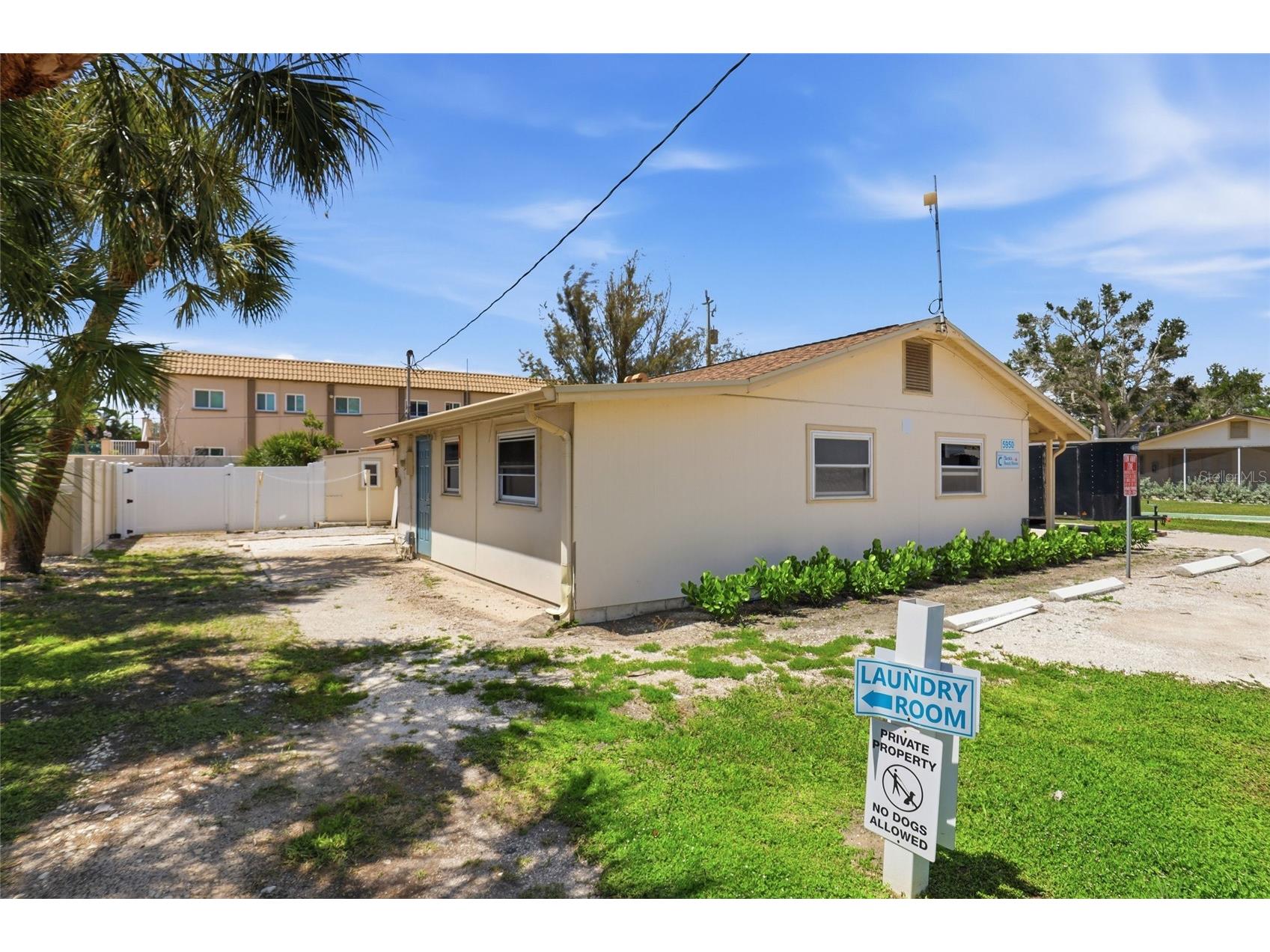 5950 Midnight Pass Road #101 Sarasota FL 34242 A4694128 image30