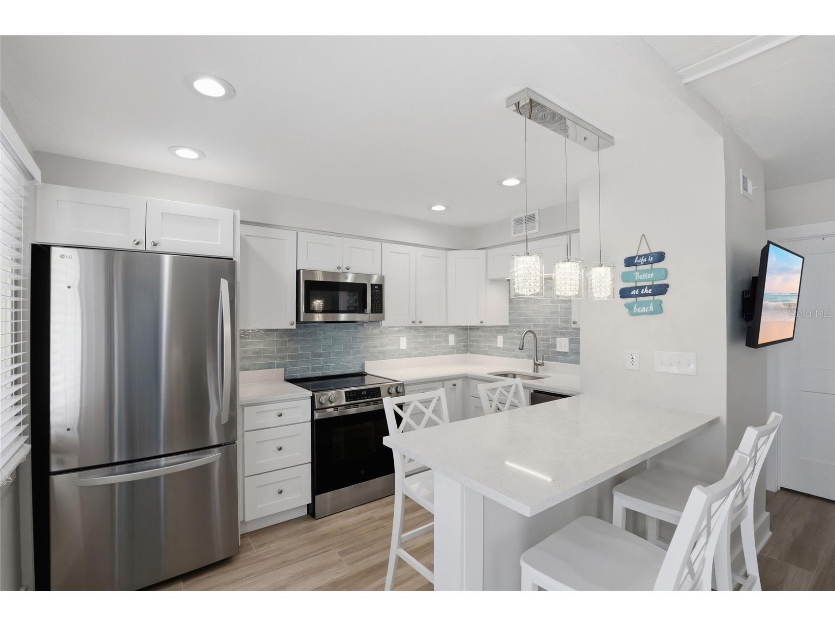 5950 Midnight Pass Road #101 Sarasota FL 34242 A4694128 image8