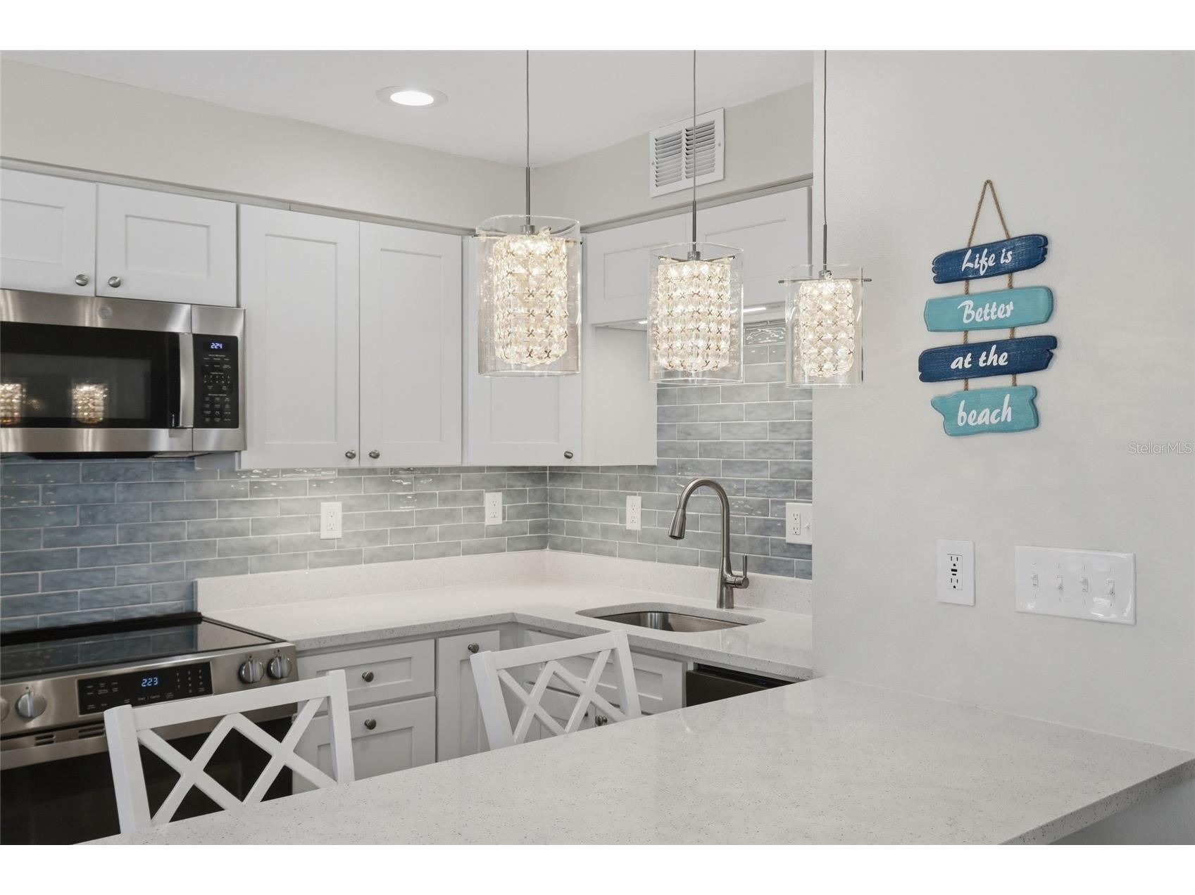 5950 Midnight Pass Road #101 Sarasota FL 34242 A4694128 image9