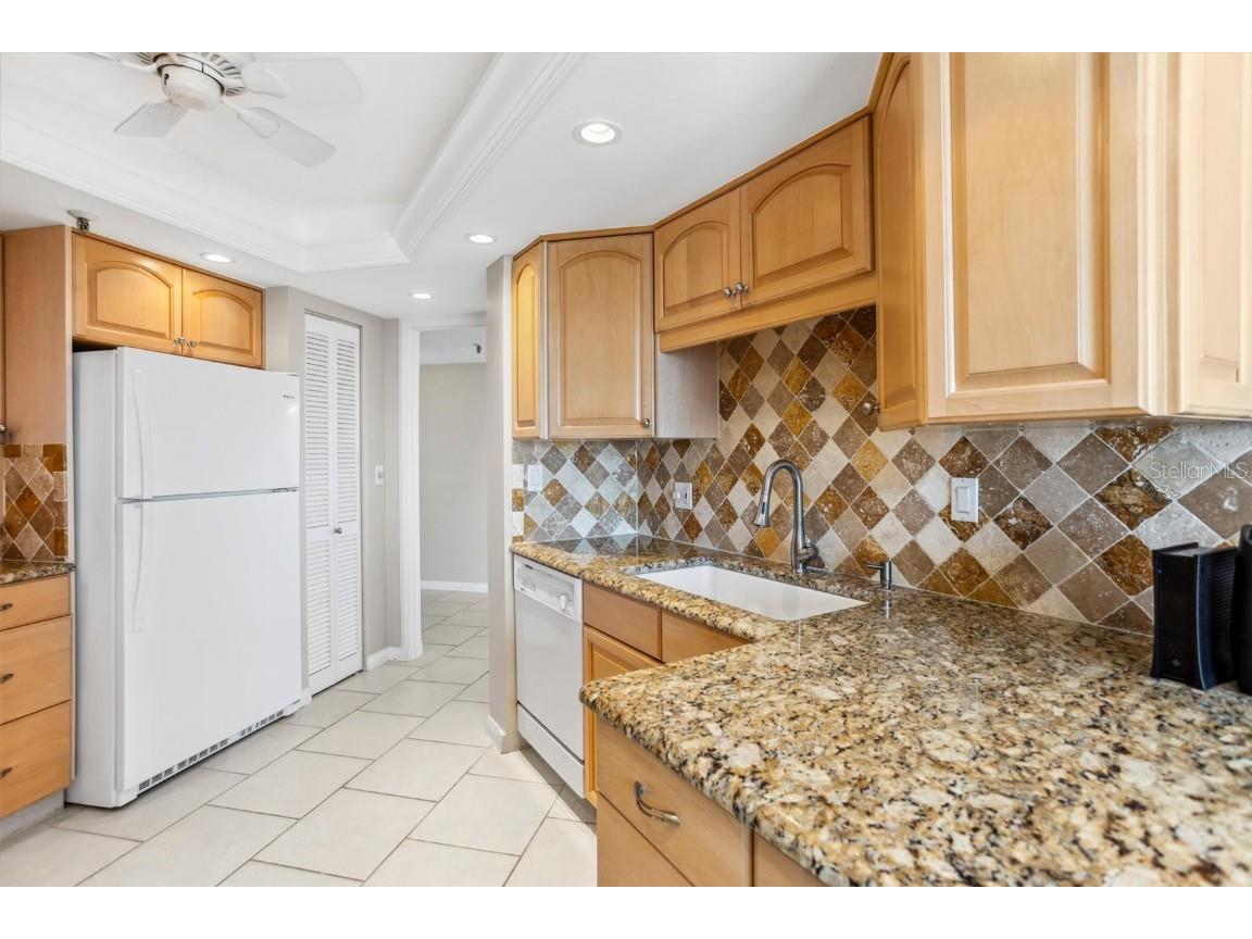 5950 Pelican Bay Plaza S #2E Saint Petersburg FL 33707 TB8360190 image25