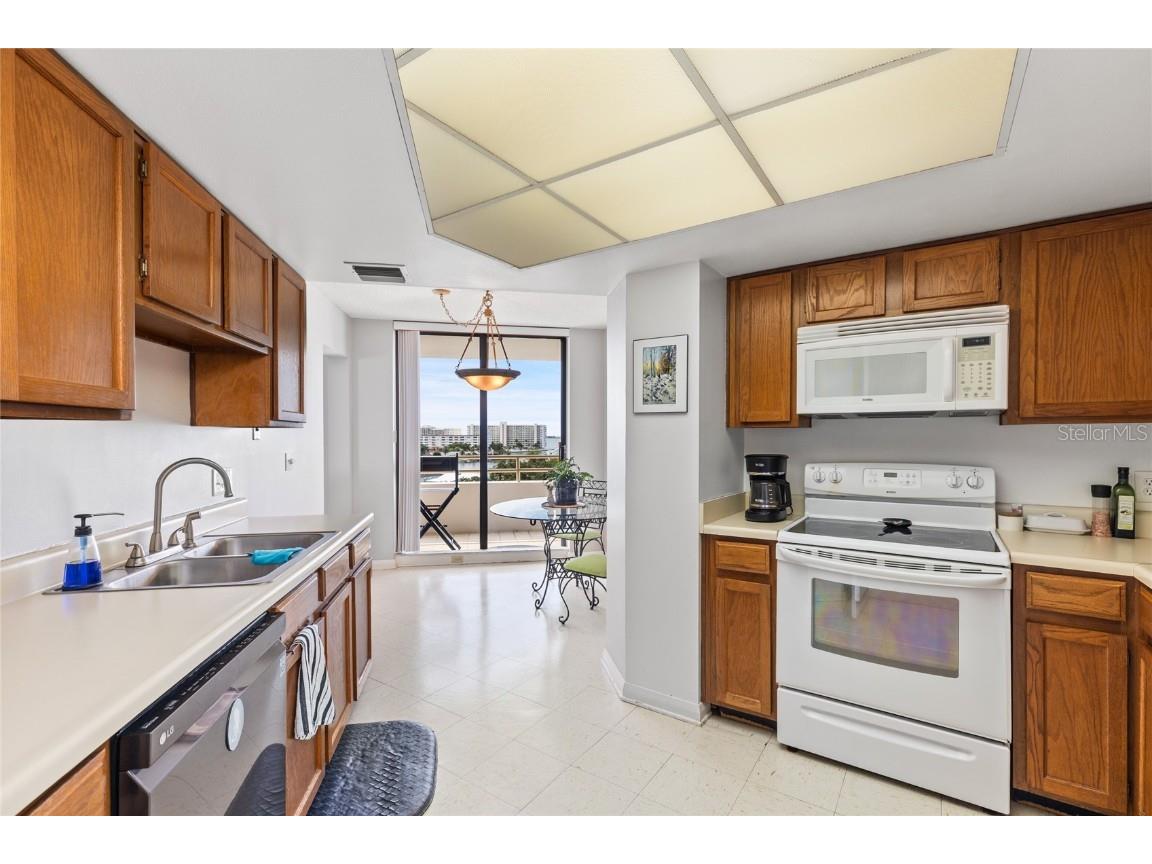 5950 Pelican Bay Plaza S #705 Gulfport FL 33707 TB8430244 image34