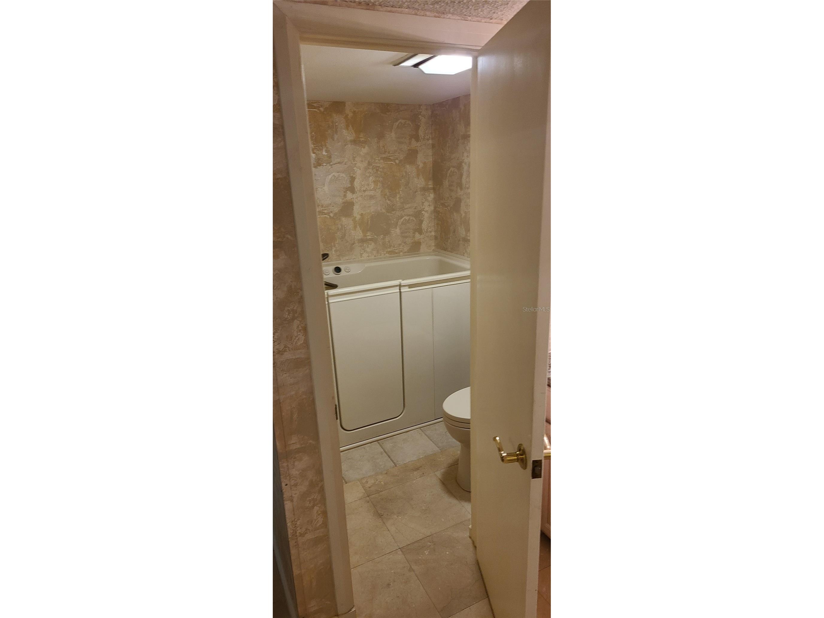 5950 Pelican Bay Plaza S #PH-1B Saint Petersburg FL 33707 TB8457319 image16