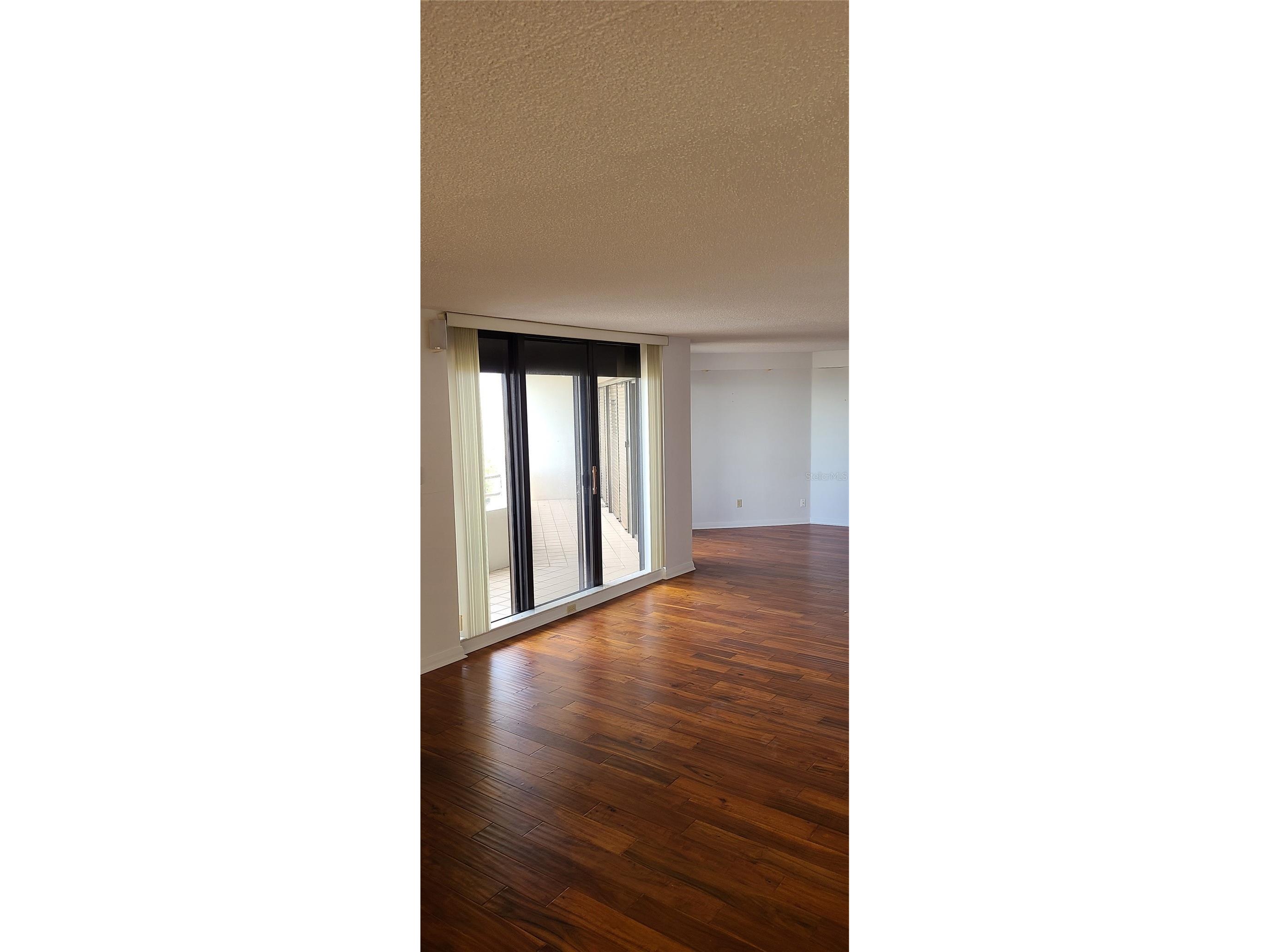 5950 Pelican Bay Plaza S #PH-1B Saint Petersburg FL 33707 TB8457319 image2