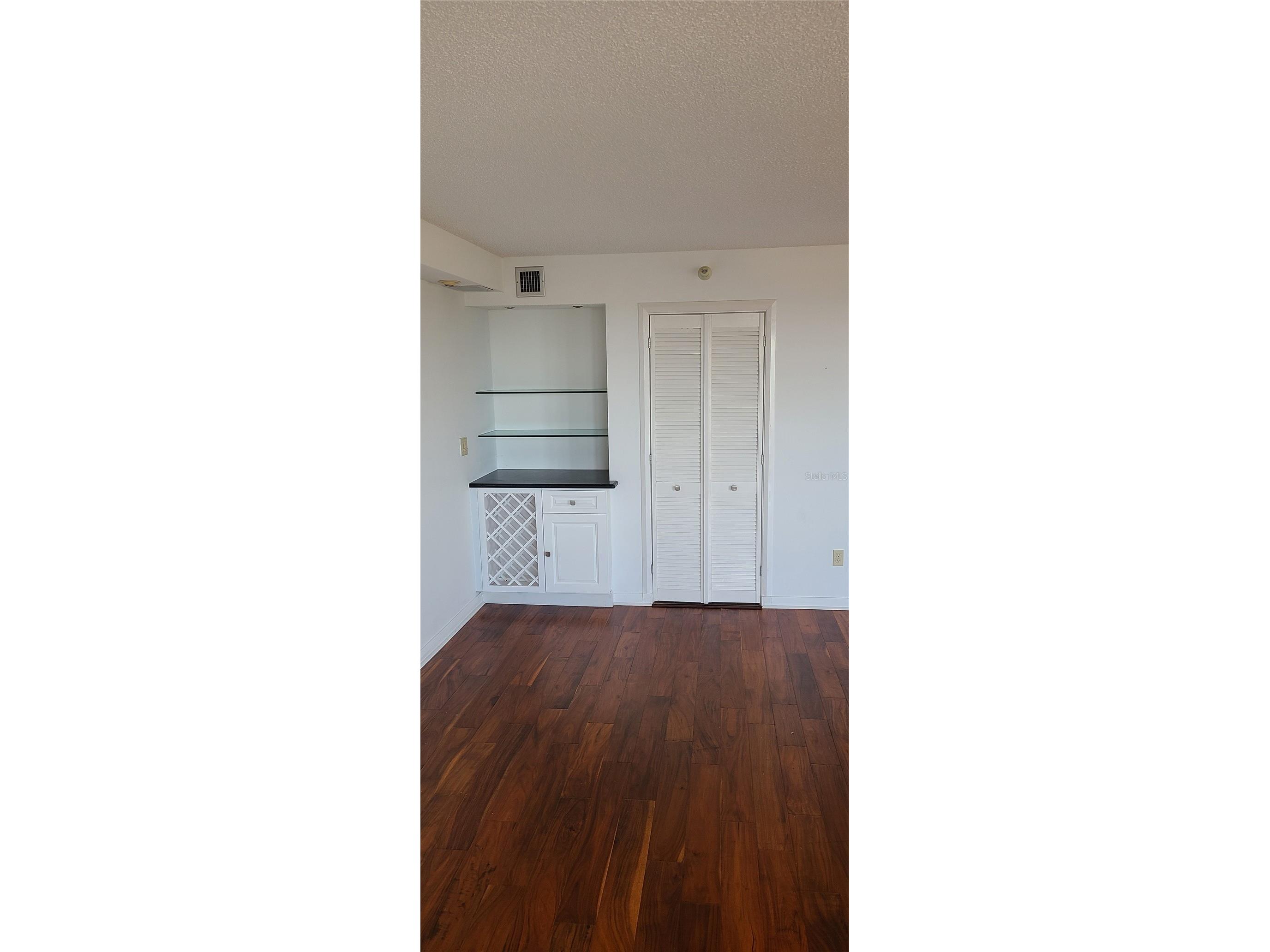 5950 Pelican Bay Plaza S #PH-1B Saint Petersburg FL 33707 TB8457319 image4
