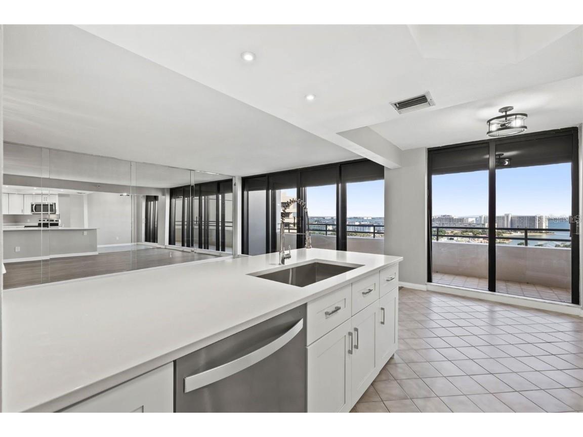 5950 Pelican Bay Plaza S #PH-1C Gulfport FL 33707 TB8418904 image26