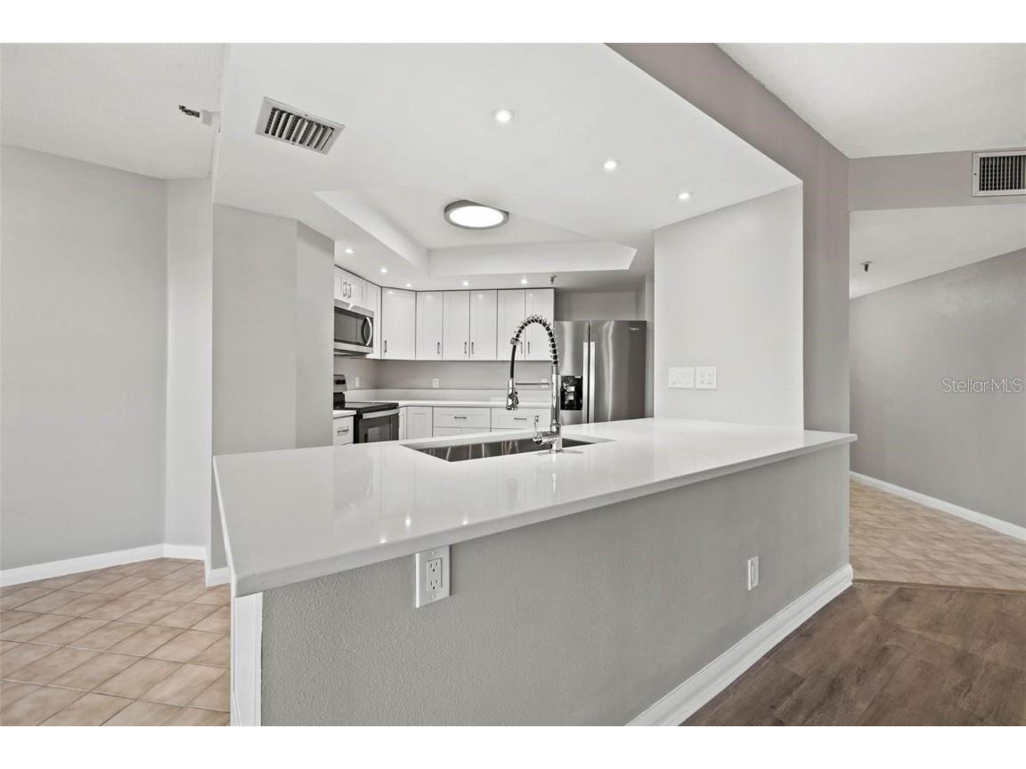 5950 Pelican Bay Plaza S #PH-1C Gulfport FL 33707 TB8418904 image28