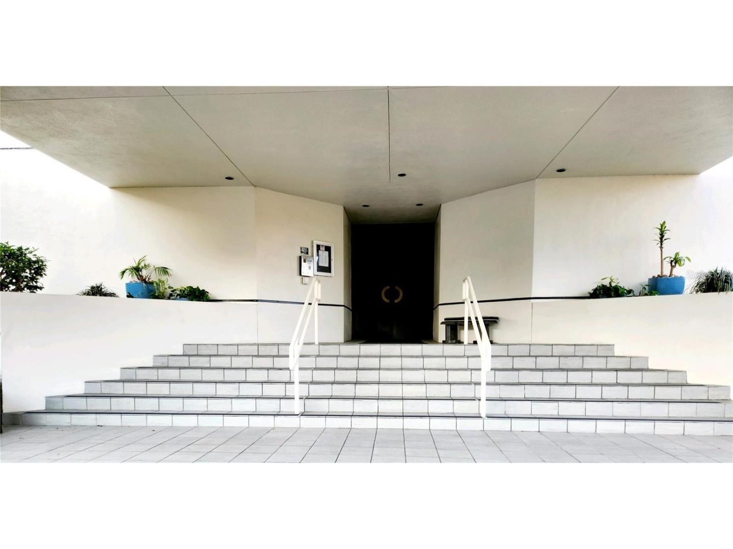 5950 Pelican Bay Plaza S #PH-1C Gulfport FL 33707 TB8418904 image8