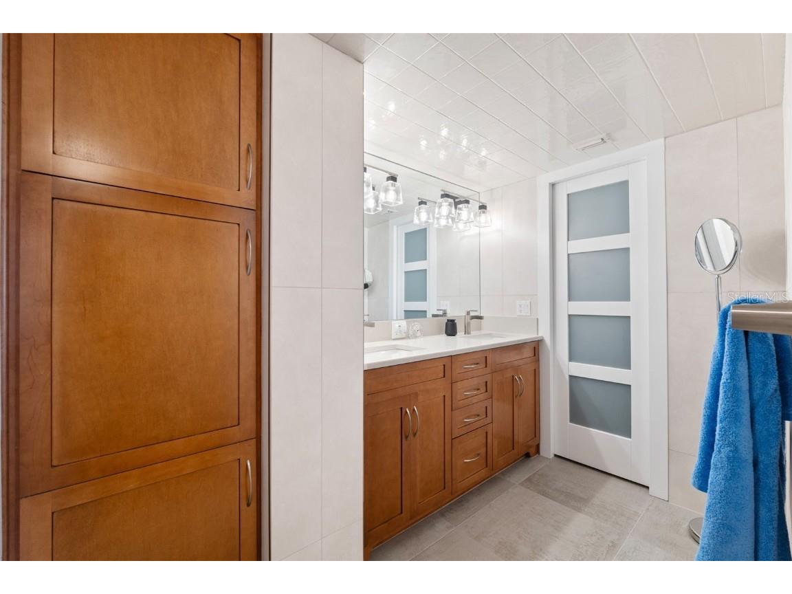 5950 Pelican Bay Plaza S #PH-2F Gulfport FL 33707 TB8352142 image20