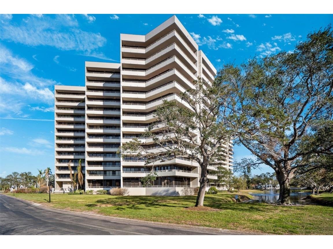 5950 Pelican Bay Plaza S #PH-2F Gulfport FL 33707 TB8352142 image37