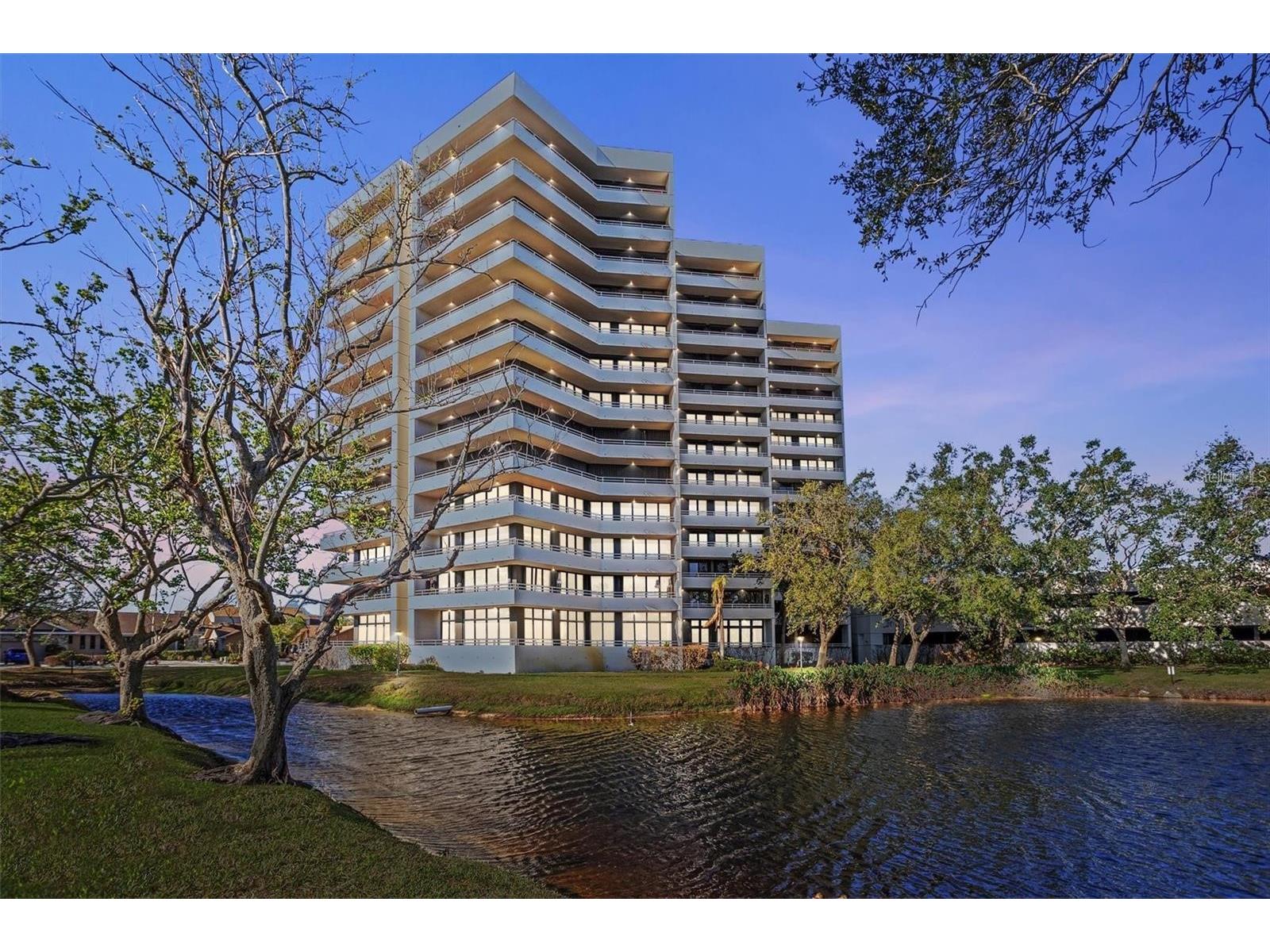 5950 Pelican Bay Plaza S #PH2C Gulfport FL 33707 TB8508224 image1