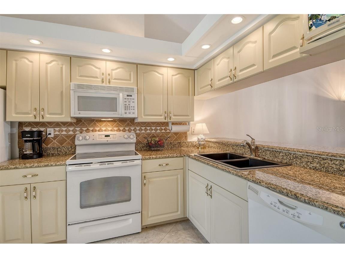 5956 Clubside Drive #7651 Sarasota FL 34243 A4663249 image22