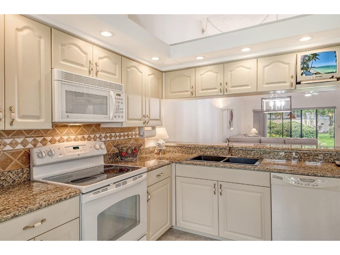 5956 Clubside Drive #7651 Sarasota FL 34243 A4663249 image24