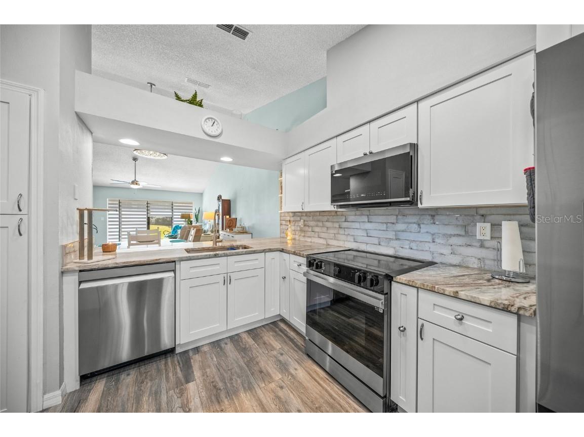 5958 Clubside Drive Sarasota FL 34243 A4673988 image9