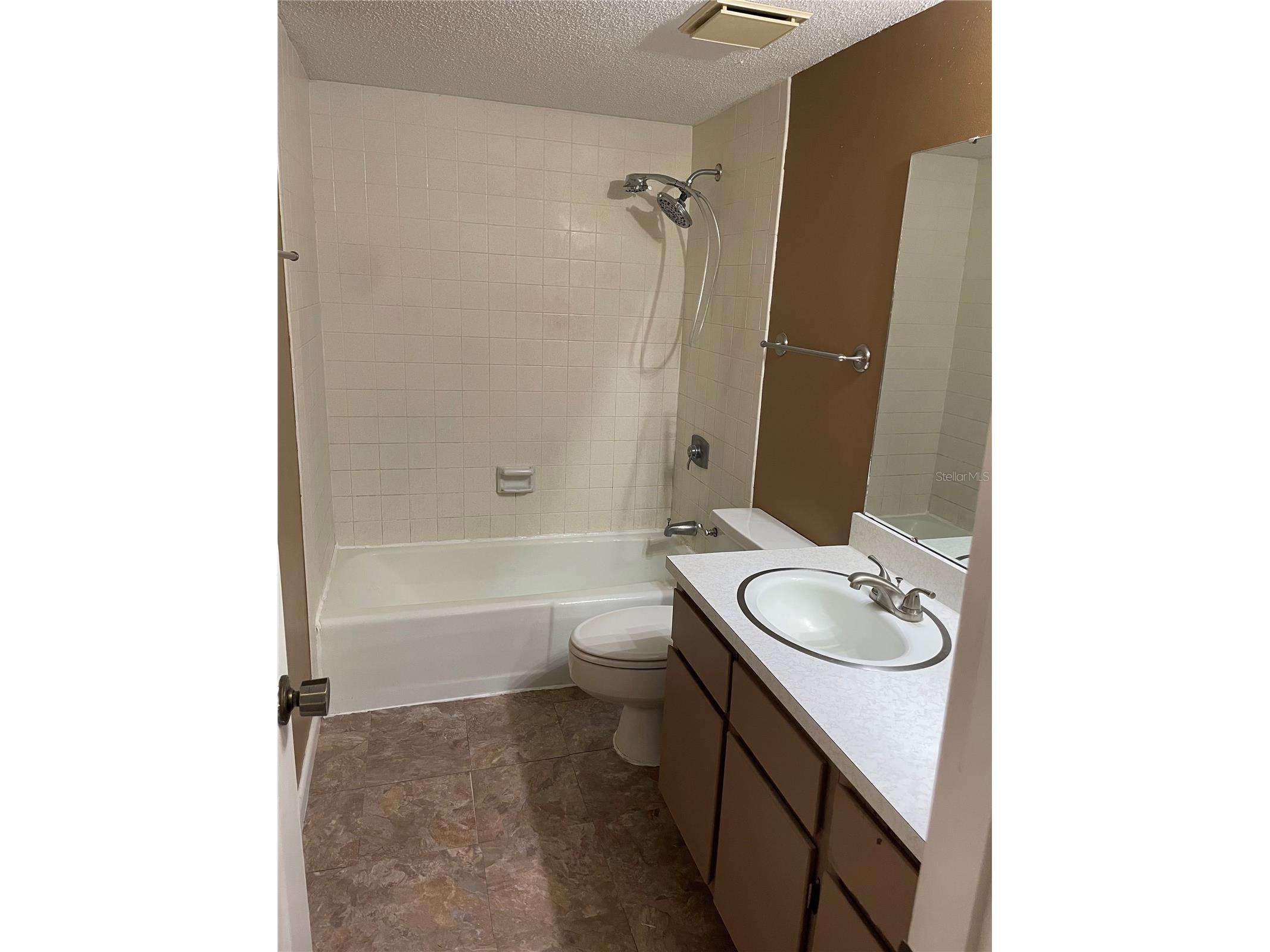 596 Bahia Circle #B Ocala FL 34472 OM719401 image9