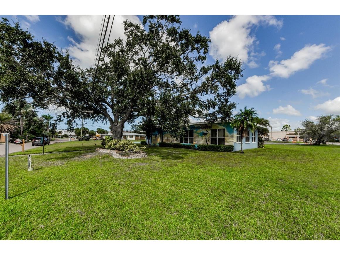 596 Baywood Drive N Dunedin FL 34698 TB8437798 image13