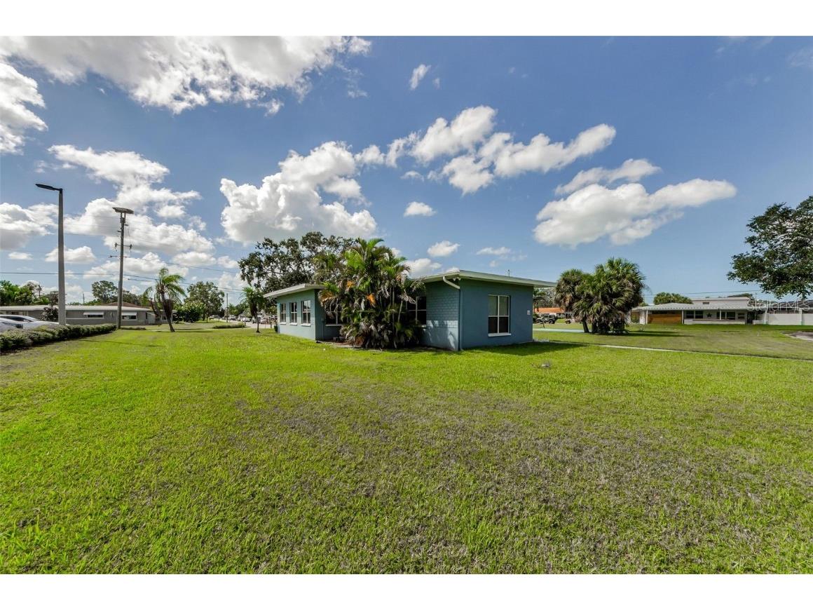 596 Baywood Drive N Dunedin FL 34698 TB8437798 image18