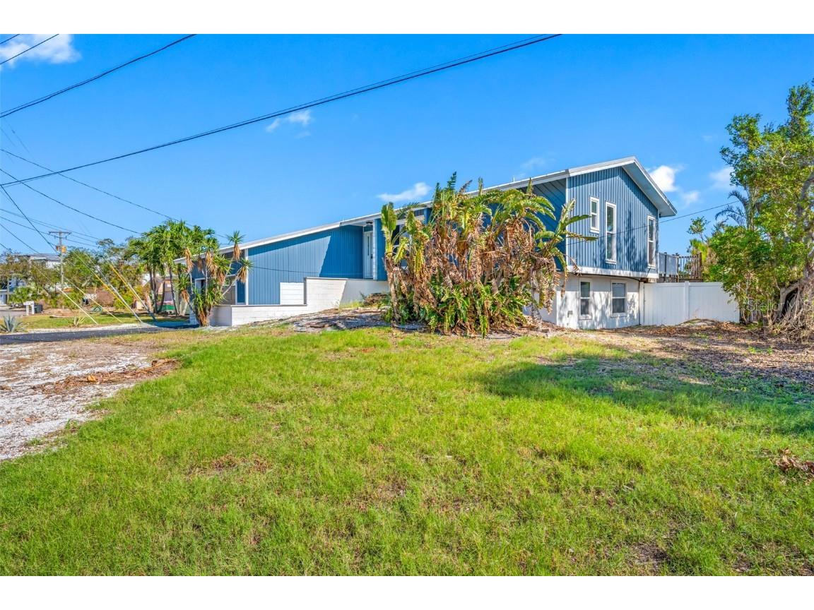 596 Belle Point Drive Saint Pete Beach FL 33706 - BOCA CIEGA BAY TB8323333 image1