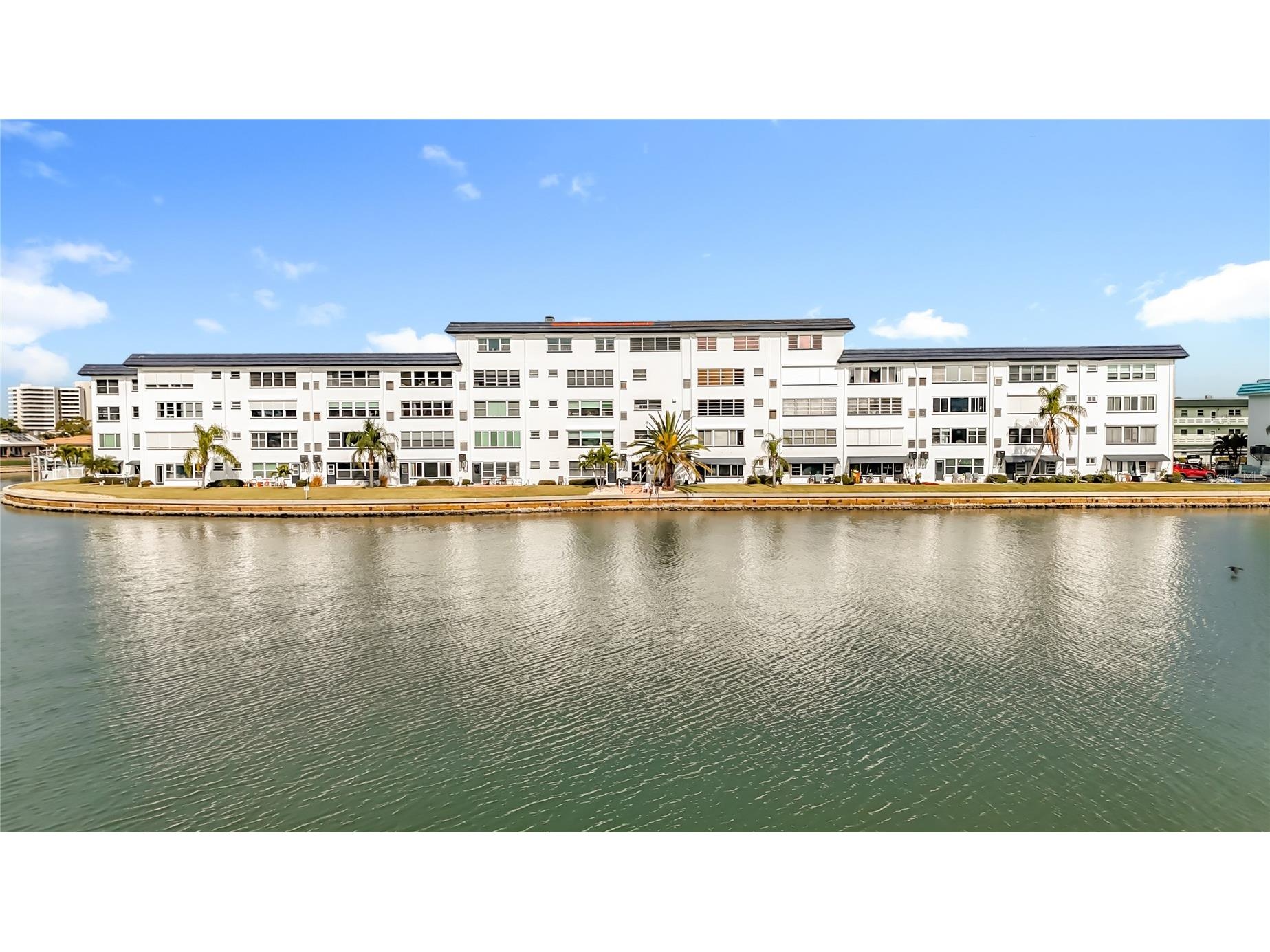 5960 30th Avenue S #103 Gulfport FL 33707 - BOCA CIEGA BAY TB8461328 image1