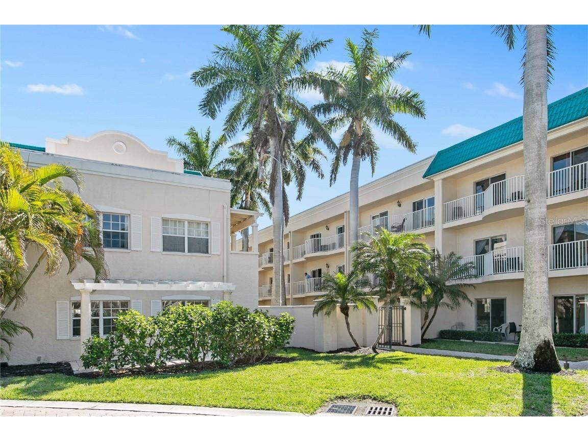5961 Midnight Pass Road #306 Sarasota FL 34242 A4627385 image1
